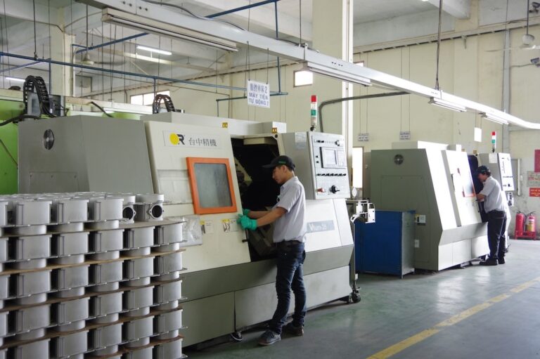 Shinco_Factory Inside.jpg
